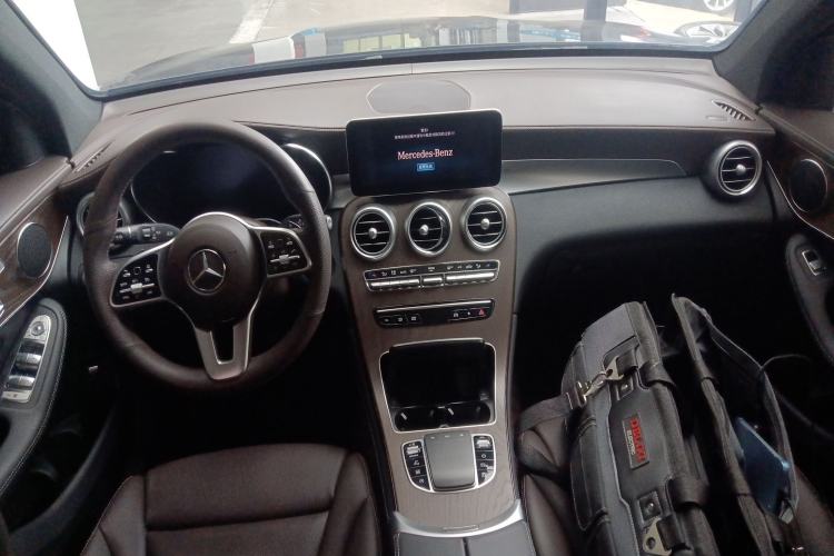 Used Mercedes-Benz GLC 2022 Refreshed GLC 300 L 4MATIC Dynamic Edition Center Console