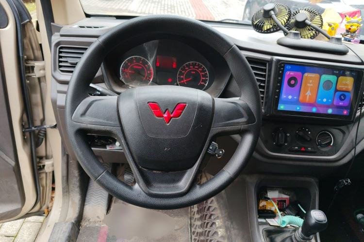 Used Wuling Hongguang V 2022 1.5L Jingqu Edition Electric-Assist LAR Steering Wheel