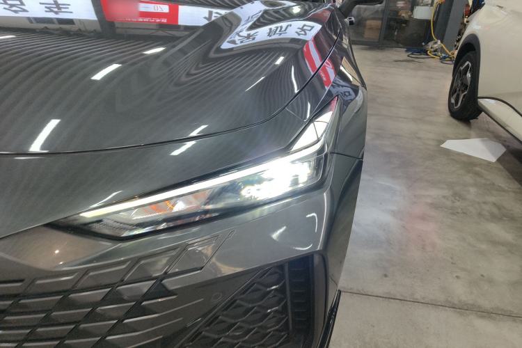 Used CHANGAN UNI-V 2023 2.0T Leading-Speed Edition
