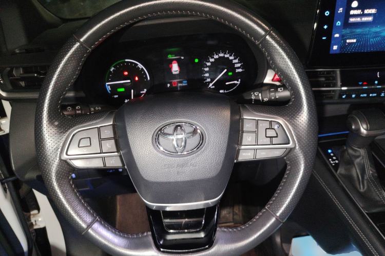 Used Toyota SIENNA 2021 2.5L Hybrid Premium Edition
