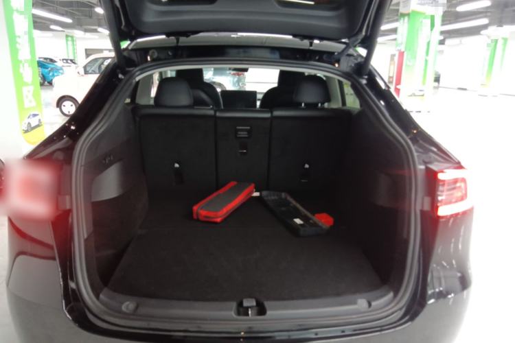 Used Tesla Model Y 2023 Rear-Wheel-Drive Version Trunk