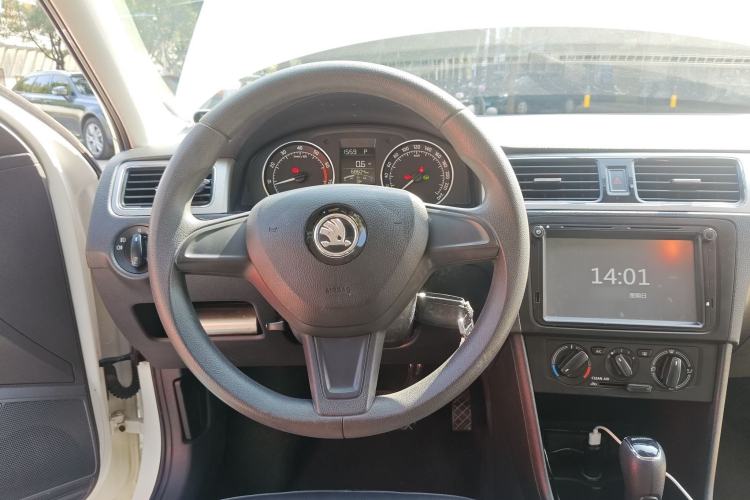 Used Skoda Rapid Spaceback 2016 Revised 1.6L Automatic Chuanxing Version