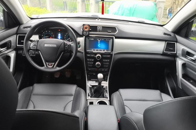 Used Haval H2 2017 Red-Label 1.5T Manual Two-Wheel Drive Luxury Model
