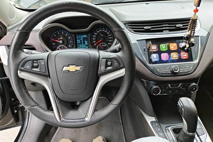 Used Chevrolet Malibu 2017 1.5T Automatic Luxury Edition Center Console