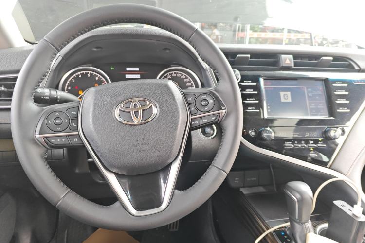Used Toyota Camry 2018 2.0G Luxury Edition
