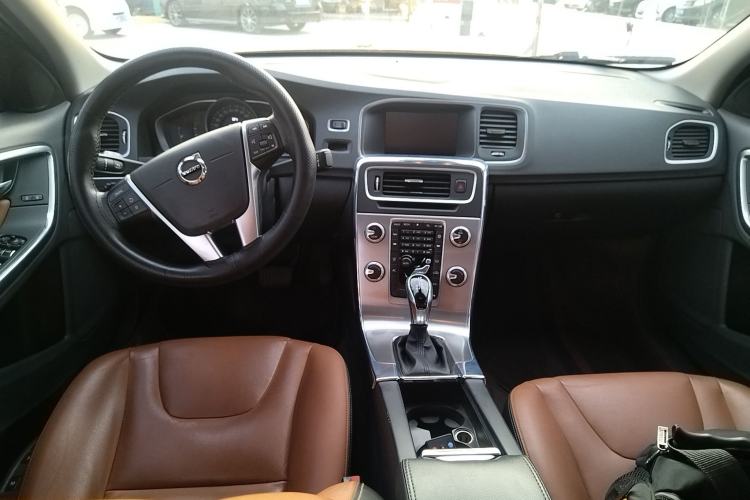 Used Volvo S60 2019 S60L Facelift T5 Intelligent Advanced Edition Center Console