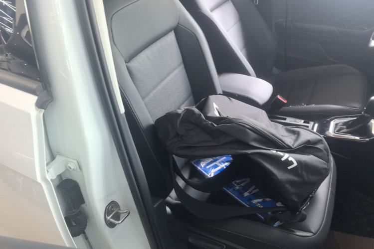 Used Volkswagen T-ROC 2021 280TSI DSG Two-Wheel Drive Comfort Connect Edition