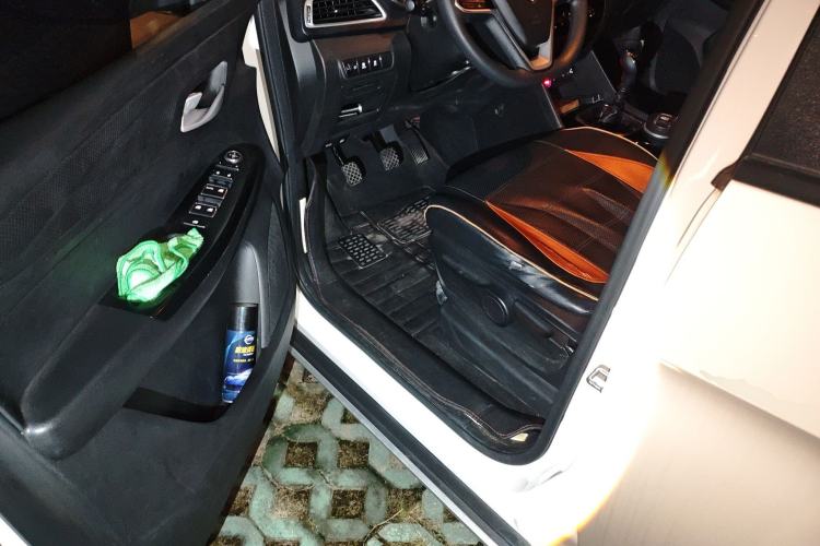 Used Baojun 730 2019 1.5L Manual Fashion Model 7-seater China VI
