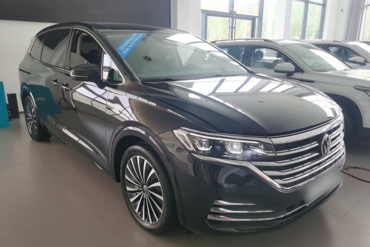 Used Volkswagen Viloran 2024 380TSI Premium Edition Front Right 45 Deg
