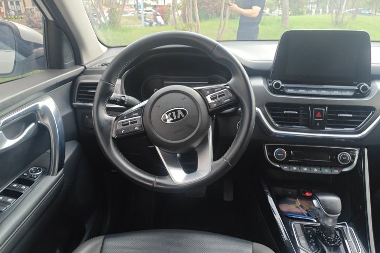 Used Kia Sportage R 2019 2.0L Automatic Smart Luxury Edition Steering Wheel