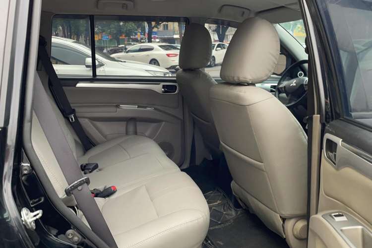 Used Mitsubishi Pajero Sport 2013 3.0L Automatic 4x4 Executive Edition