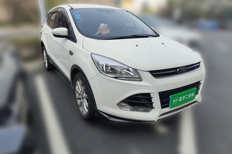 Used Ford Kuga 2015 1.5L GTDi Two-Wheel-Drive Comfort Model Front Right 45 Deg