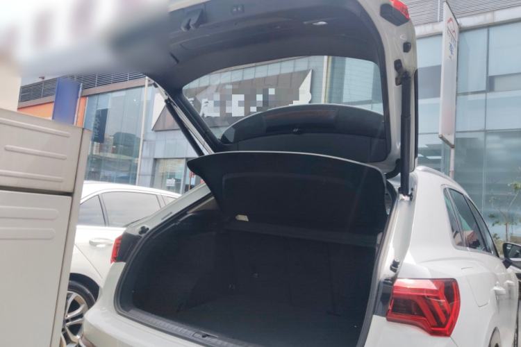 Used Audi Q3 2019 40 TFSI Fashionable and Elegant Model Trunk