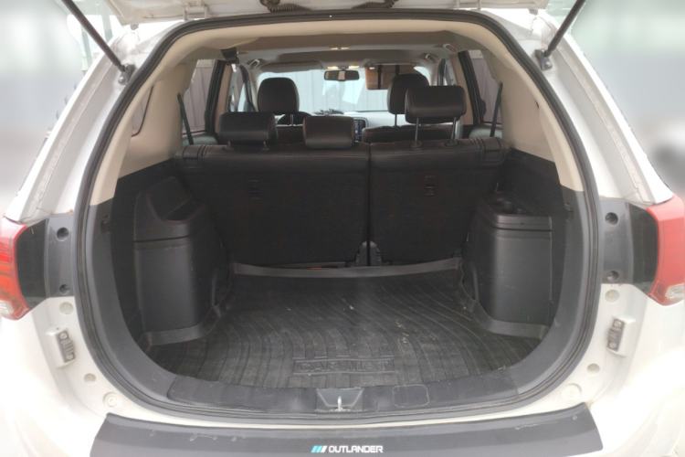 Used Mitsubishi Outlander 2018 2.0L Two-Wheel Drive Glory Edition 5 Seats