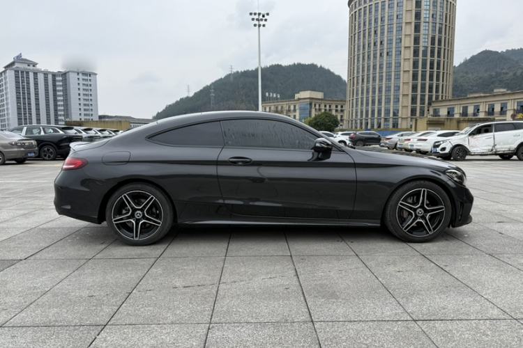 Used Mercedes-Benz C-Class 2022 Refreshed C 260 Coupe Exterior 9