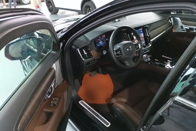 Used Volvo S90 New Energy 2025 Plug-in Hybrid Four-Wheel Drive Long-Range Luxury Smart Edition
