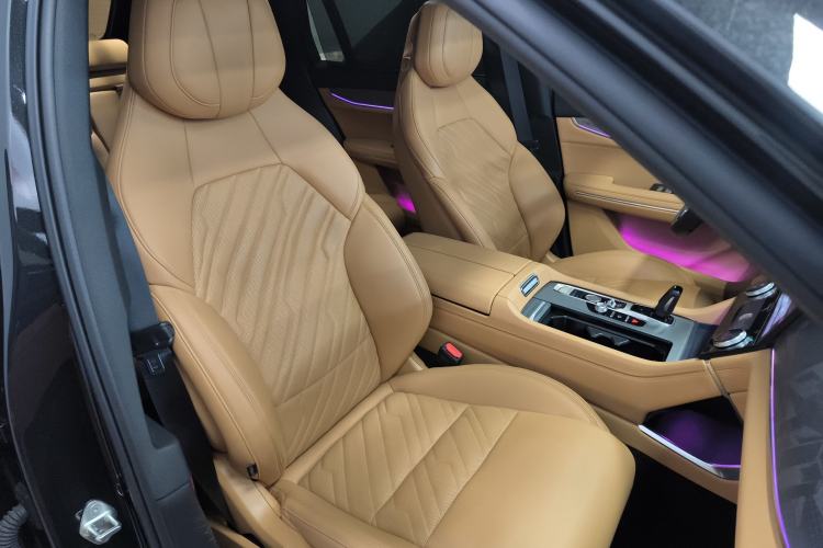 Used Lynk & Co 09 2024 2.0T Four-Wheel Drive Sport Edition Five Seats Right Front Seat