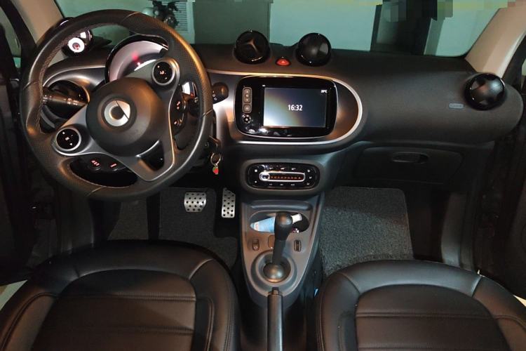 Used smart fortwo 2017 0.9T 66 kW Grey Gravity Special Edition China V Emission Standard