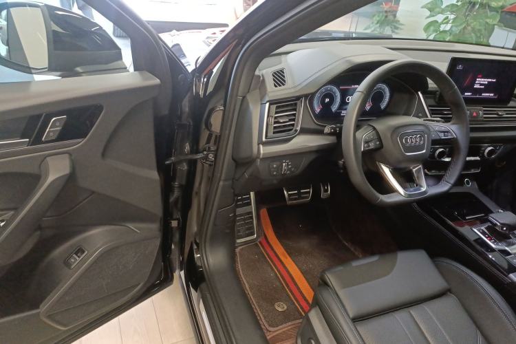 Used Audi Q5L 2025 quattro 45th Anniversary Edition 40 TFSI Luxury Dynamic Model
