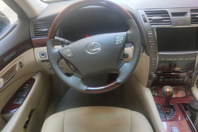 Used Lexus LS 2006 460