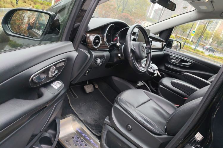 Used Mercedes-Benz V-Class 2018 V 260 Avantgarde Edition China VI