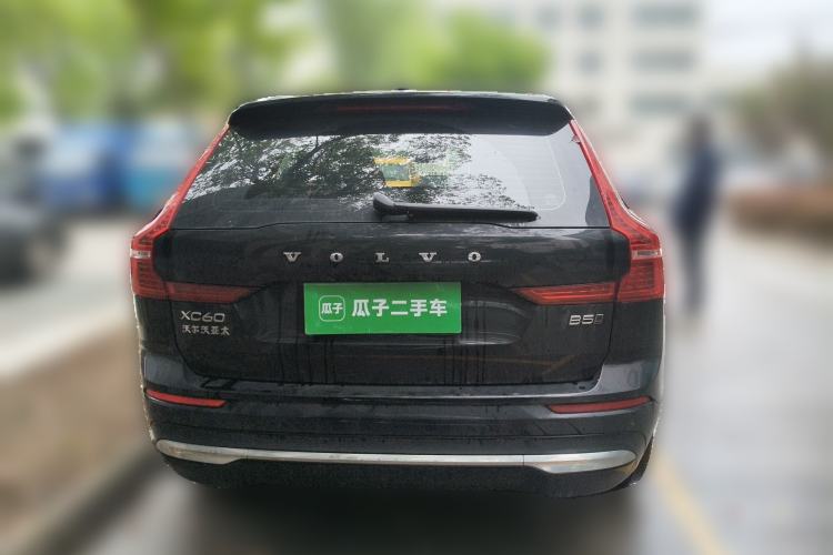 Used Volvo XC60 2022 B5 4x4 Smart Luxury Edition Exterior 4