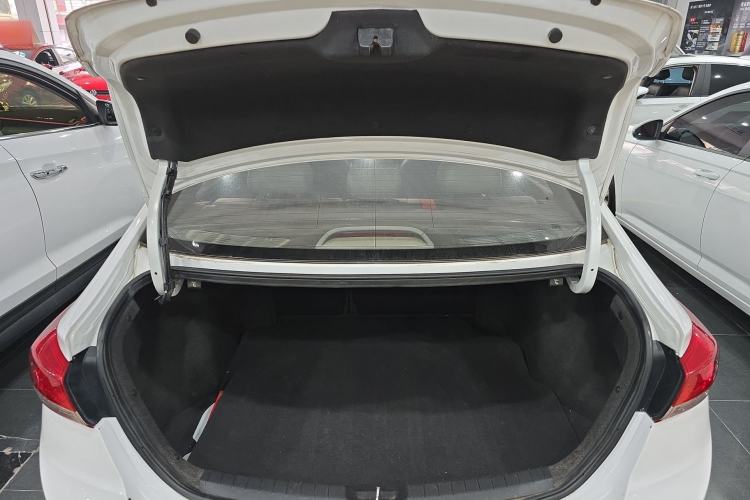 Used Hyundai Elantra (6th Generation / Lingdong) 2019 1.4T Dual-Clutch Xuan Dong · Dynamic Model