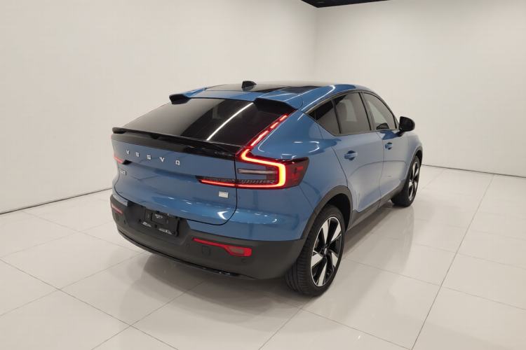 Used Volvo C40 2024 Long-Range PRO Version
