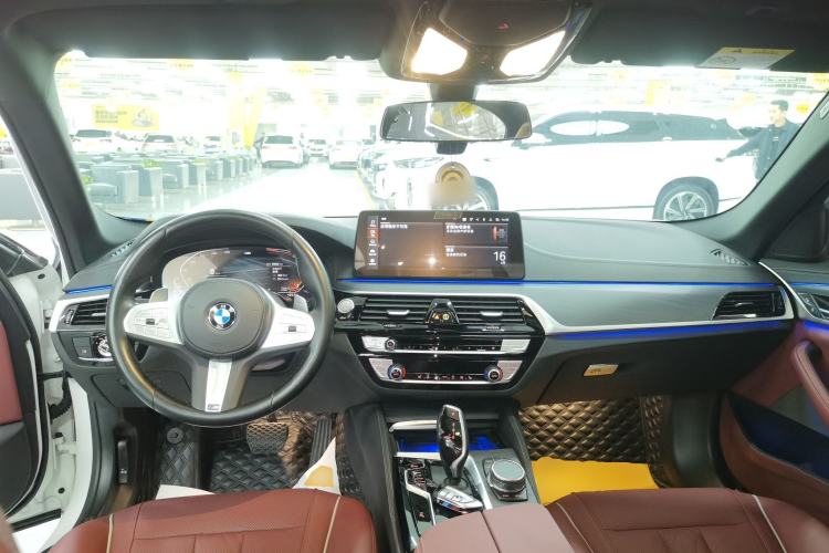 Used BMW 5 Series 2023 530Li Leading Model M Sport Package Center Console