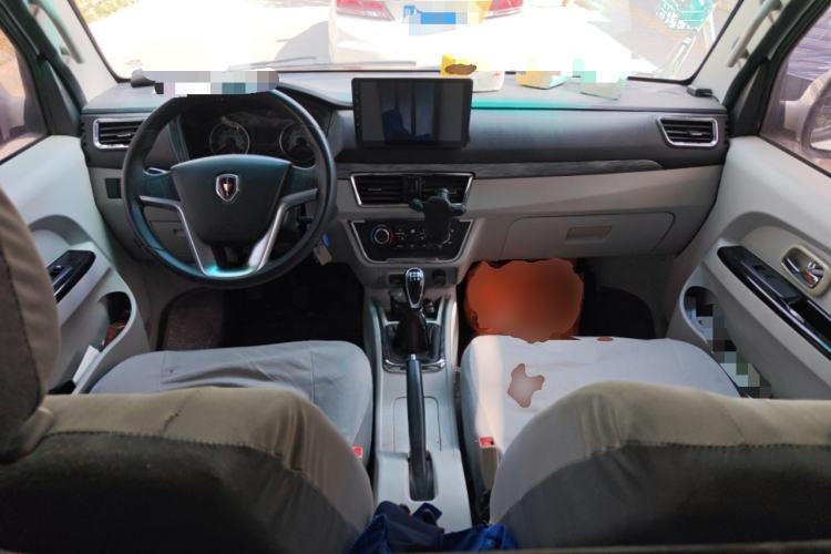 Used Jinbei New Hiace S 2021 1.5L Wealth Van Non-Air-Conditioned Version China VI Standard SWC15M Center Console