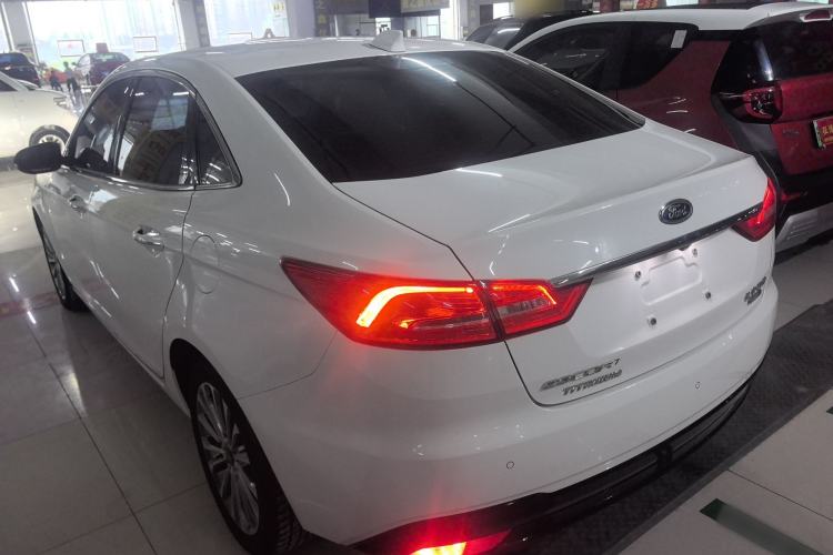 Used Ford Escort 2019 EcoBoost 125 Automatic Luxury Edition Rear Left 45 Deg