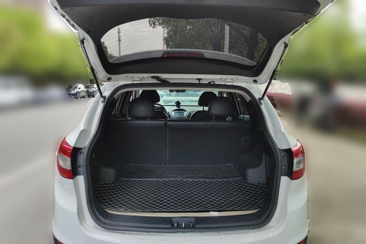 Used Hyundai ix35 2013 2.0L Automatic Two-Wheel Drive Smart GLS China IV Standard