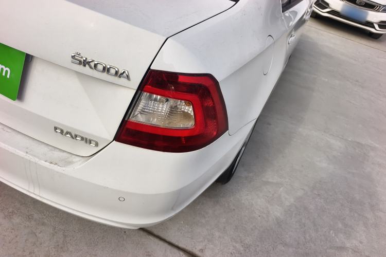 Used Skoda Rapid 2015 1.6L Automatic Smart Selection Model