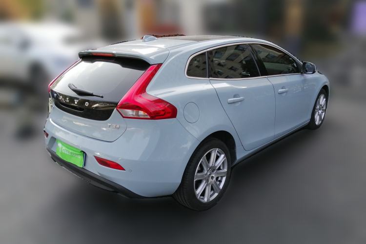Used Volvo V40 2017 T3 Zhiya Edition Rear Right 45 Deg