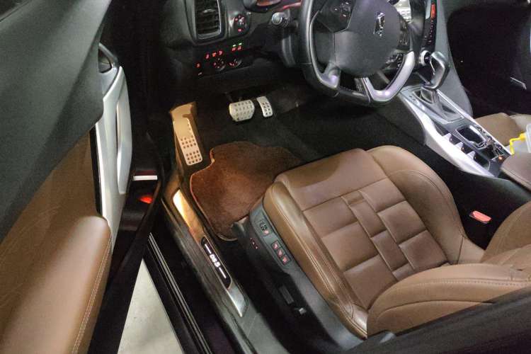 Used DS 5 2013 1.6T Prestige Edition THP200