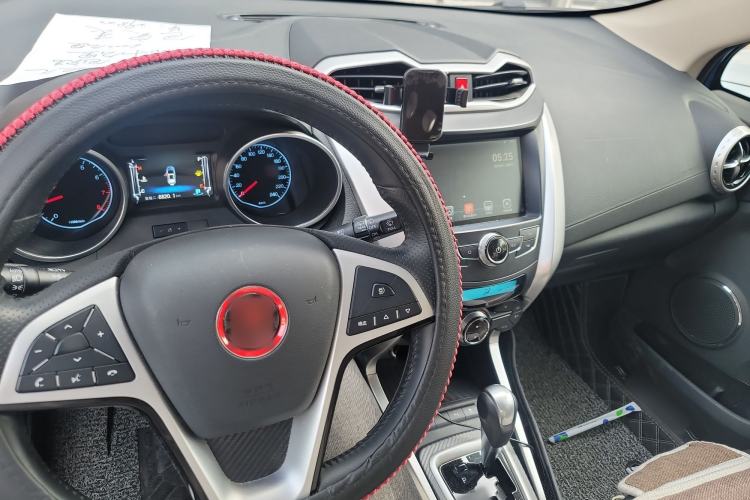 Used BYD Yuan 2016 1.5L Automatic Luxury Version Center Console