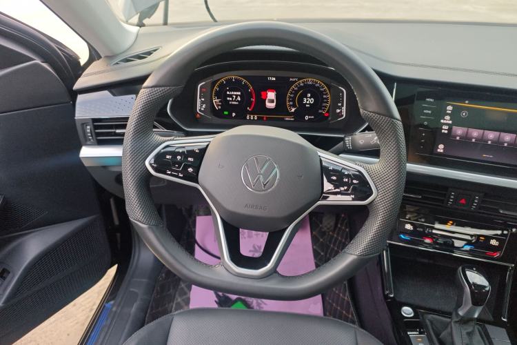 Used Volkswagen Passat 2024 380TSI Dragon Edition Steering Wheel