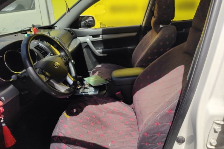 Used Kia Sorento 2012 2.4L Gasoline Luxury Edition Left Front Seat