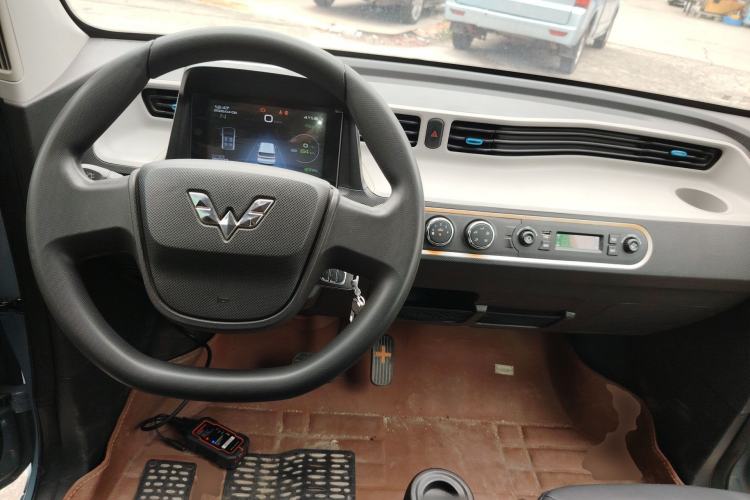 Used Wuling Hongguang MINIEV 2020 Enjoyment Model Lithium Iron Phosphate Center Console
