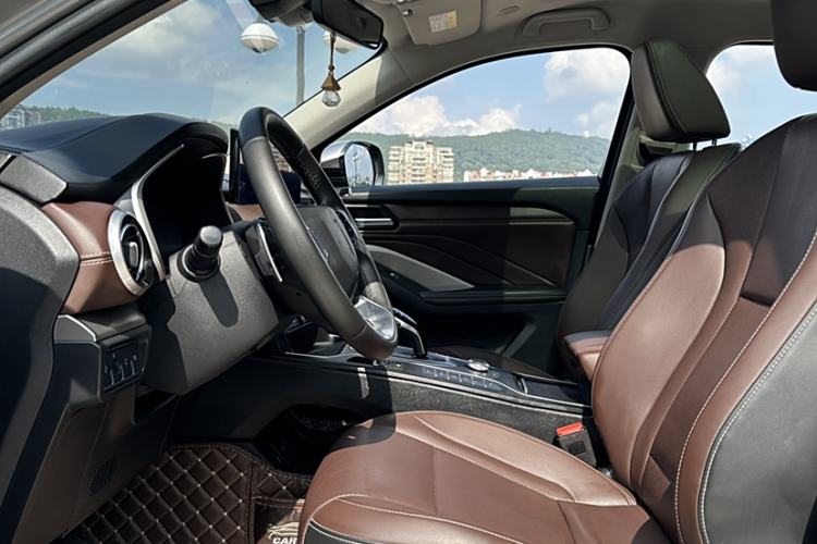 Used Wey VV6 2021 2.0T Two-Wheel Drive Smart Plus
