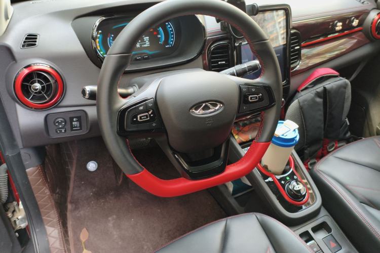 Used Chery Little Ant 2022 Restyled Version Sweet Pink Edition Half-Sugar Version 28.8 kWh 30 kW 301 km Steering Wheel