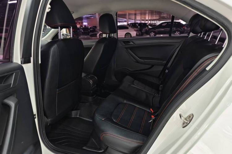 Used Volkswagen Jetta 2015 Value Edition 1.6L Automatic Fashion Version
