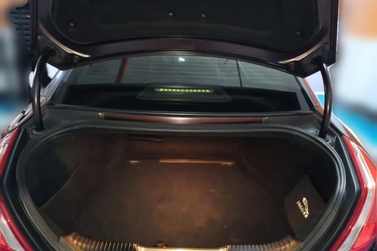 Used Jaguar XJ 2016 XJL 2.0T Two-Wheel-Drive Elegant Business Edition Trunk