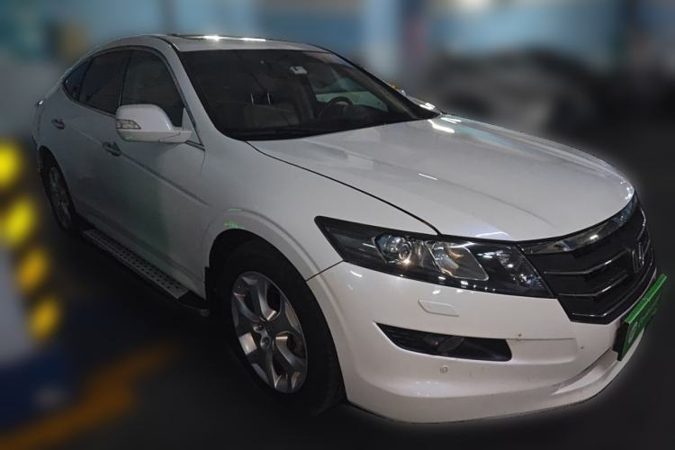 Used Honda Crosstour 2012 2.4L Luxury Edition Front Right 45 Deg