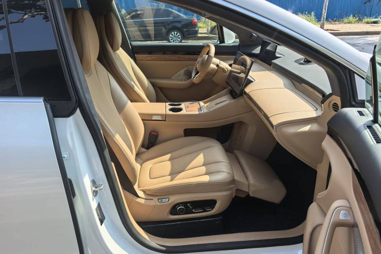 Used Hima Luxeed R7 2024 All-Electric 736 km Ultra