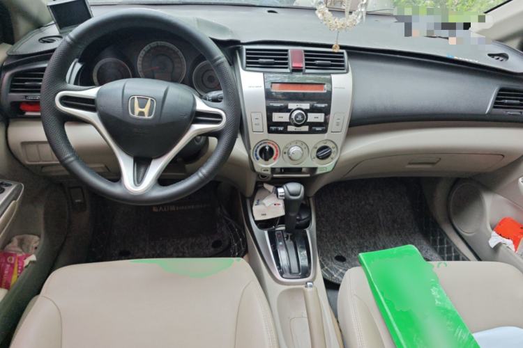 Used Honda City Classic 2008 1.5L Automatic Elite Edition Center Console