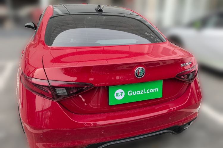 Used Alfa Romeo Giulia 2017 2.0T 200HP Luxury Edition
