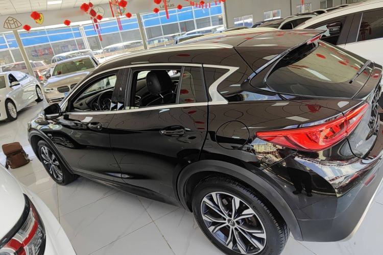 Used Infiniti QX30 2017 2.0T Four-Wheel Drive Fashion Edition
