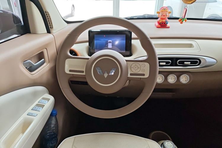 Used Wuling Hongguang MINIEV 2025 Four-Door Version Advanced Edition Steering Wheel