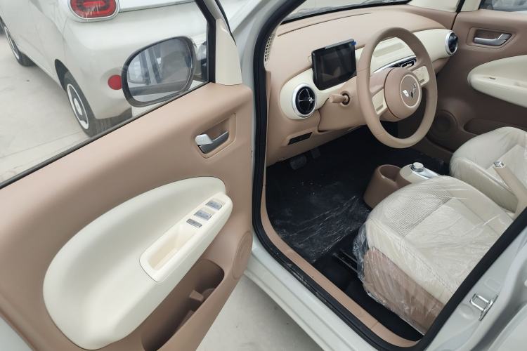 Used Wuling Hongguang MINIEV 2025 Four-Door Version Advanced Edition Driver Seat